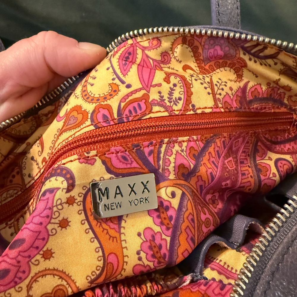 Lavender Leather Handbag by MAXX New York - Picture 2 of 8